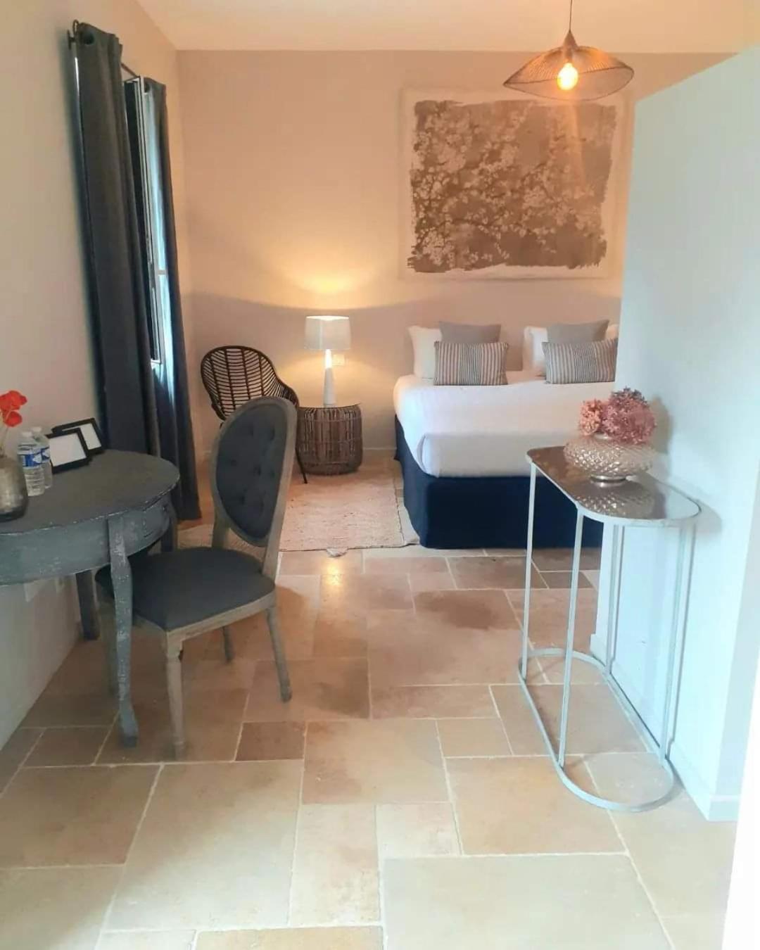 فندق Domaine De La Limetiere Neuvy-le-Roi المظهر الخارجي الصورة